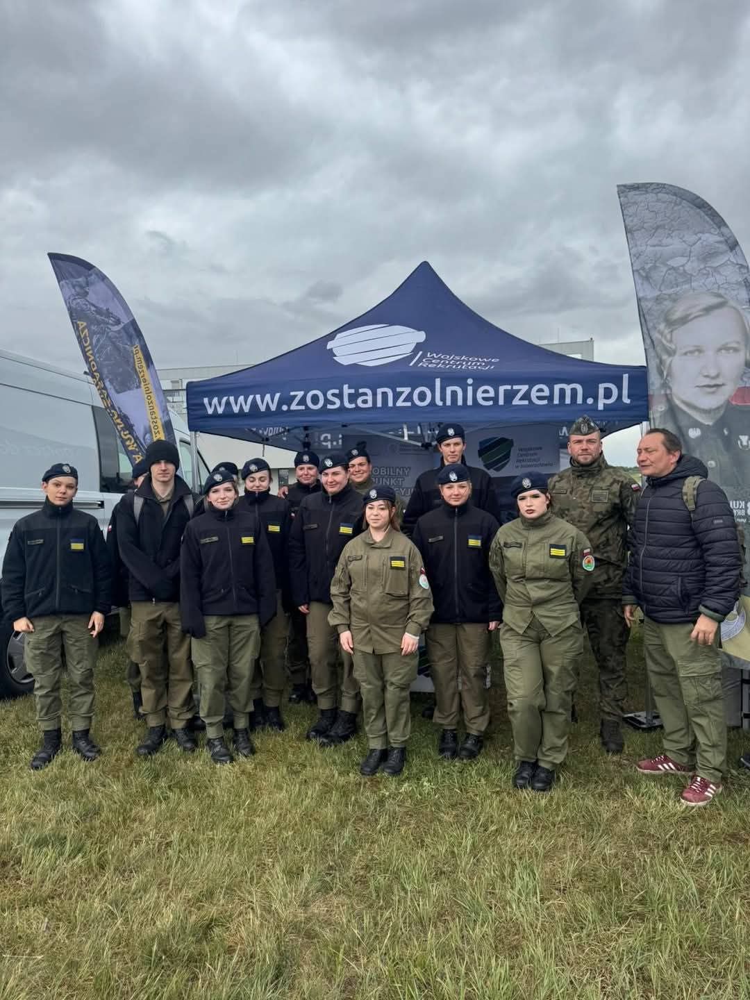 ZS Kościelec na Święcie 56. Bazy Lotniczej – inspirująca lekcja patriotyzmu i przyszłości! 🇵🇱🚁