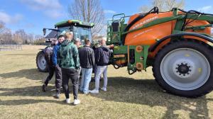 659817885 909459095382551 2050205773156528701 n